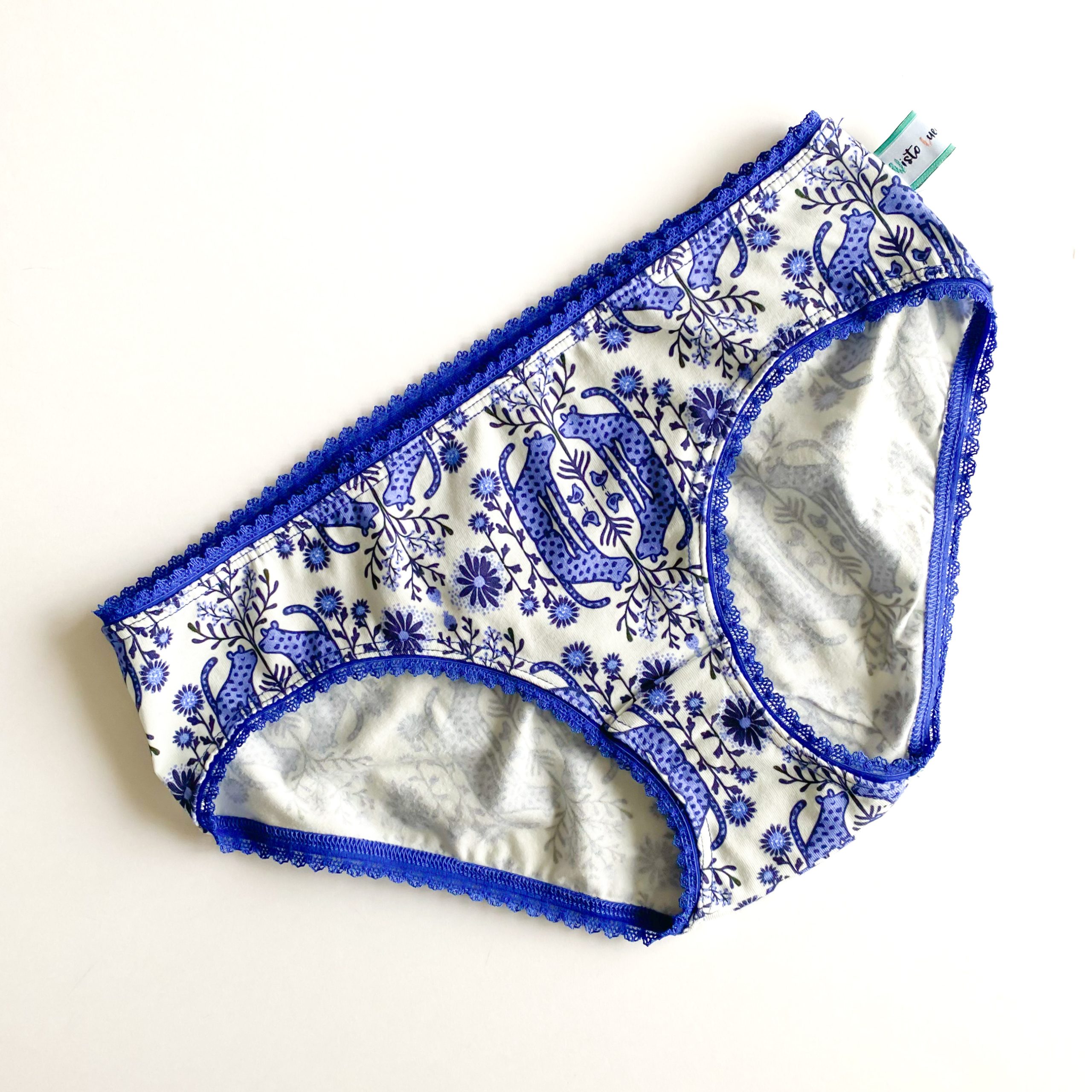 Braguitas Leopard Tiles