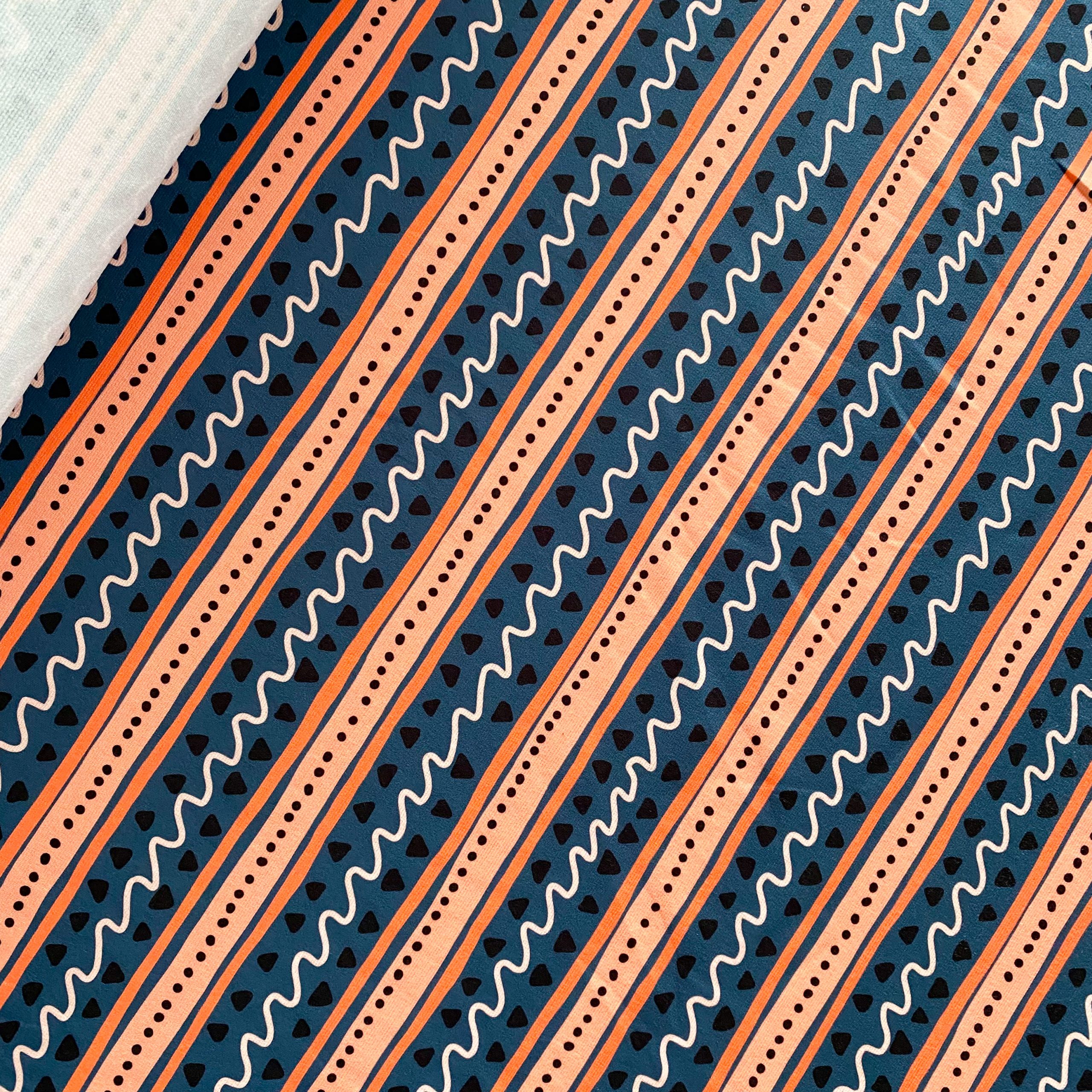 Tela Punto Roma Waves & Stripes